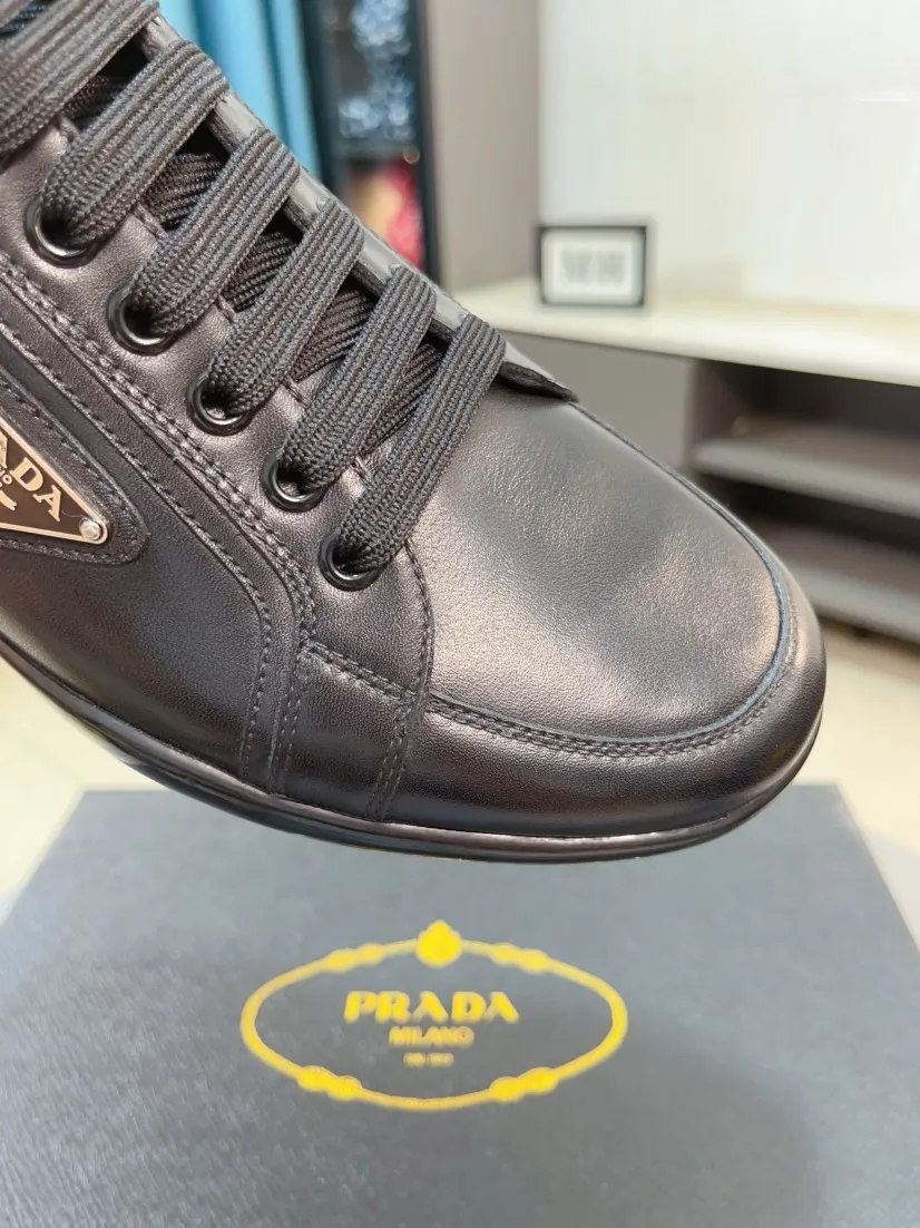 Men's shoes 💰560🌹🌹 High-quality new men's shoes 💰prada (Prada) counters are on the market at the same time. The new men's shoes and 😘fabrics are selected from imported mesh and glue-spraying technology. Imported cowhide lining. 👍🏿High-end☄️Open-molded non-slip rubber outsole, exquisite lines, simple and elegant, comfortable and high-end for leisure travel. Code number: 38 to 44